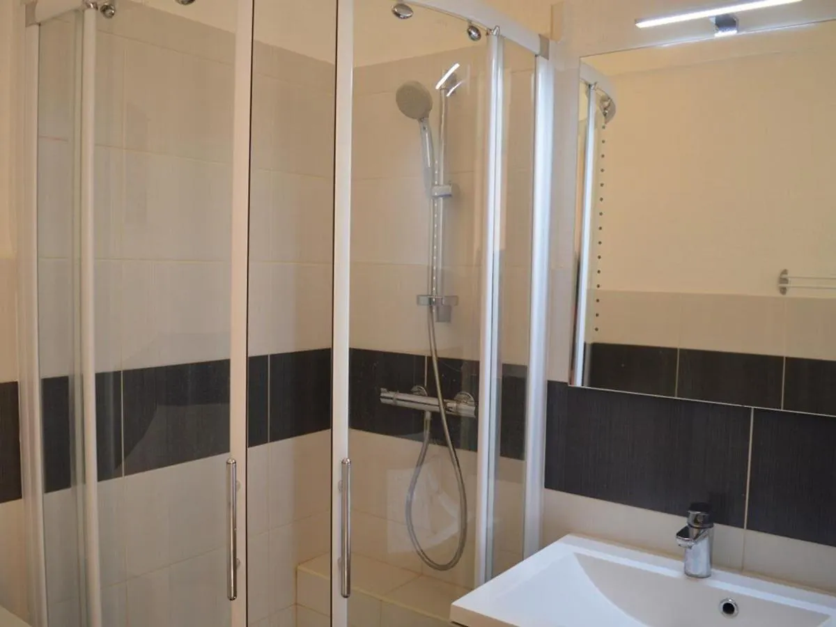 Studio Pour 4 Personnes Avec Terrasse Et Plage Directe Au Lavandou - Fr-1-251-251 Le Lavandou Apartment